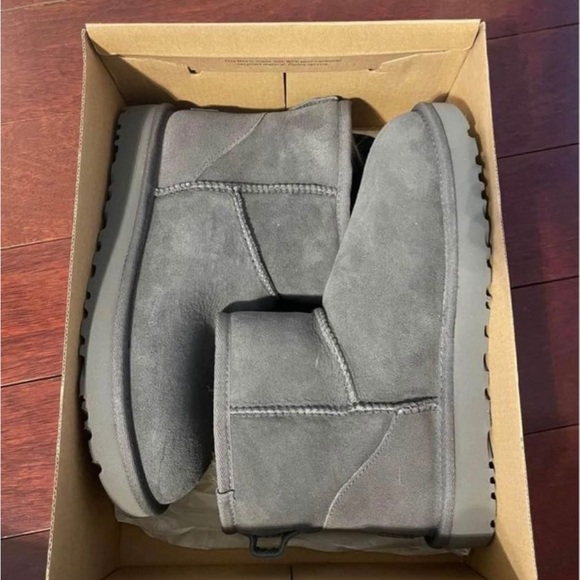 •New authentic mini Uggs, brand new with box. - Picture 3 of 5